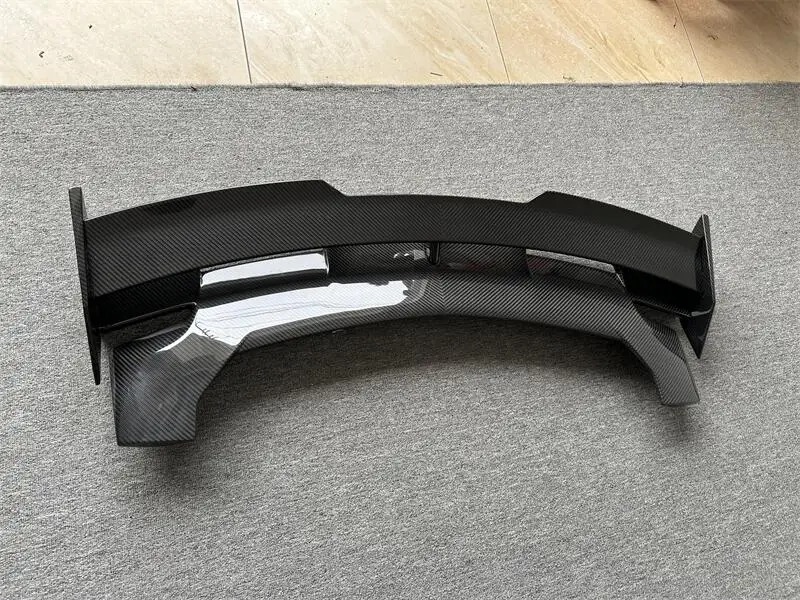 MSY Style Dry Carbon Fiber Body Kit Rear Spoiler Rear Wing for Lambo URUS S 2022